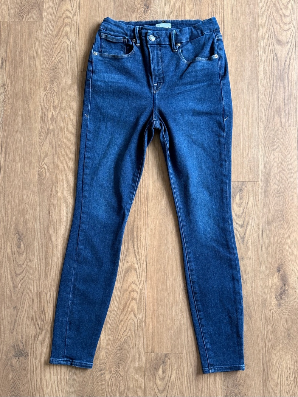 Good American Good Legs Mid-Rise Crossover Waist Stretch Skinny Jeans - Picture 3 of 9